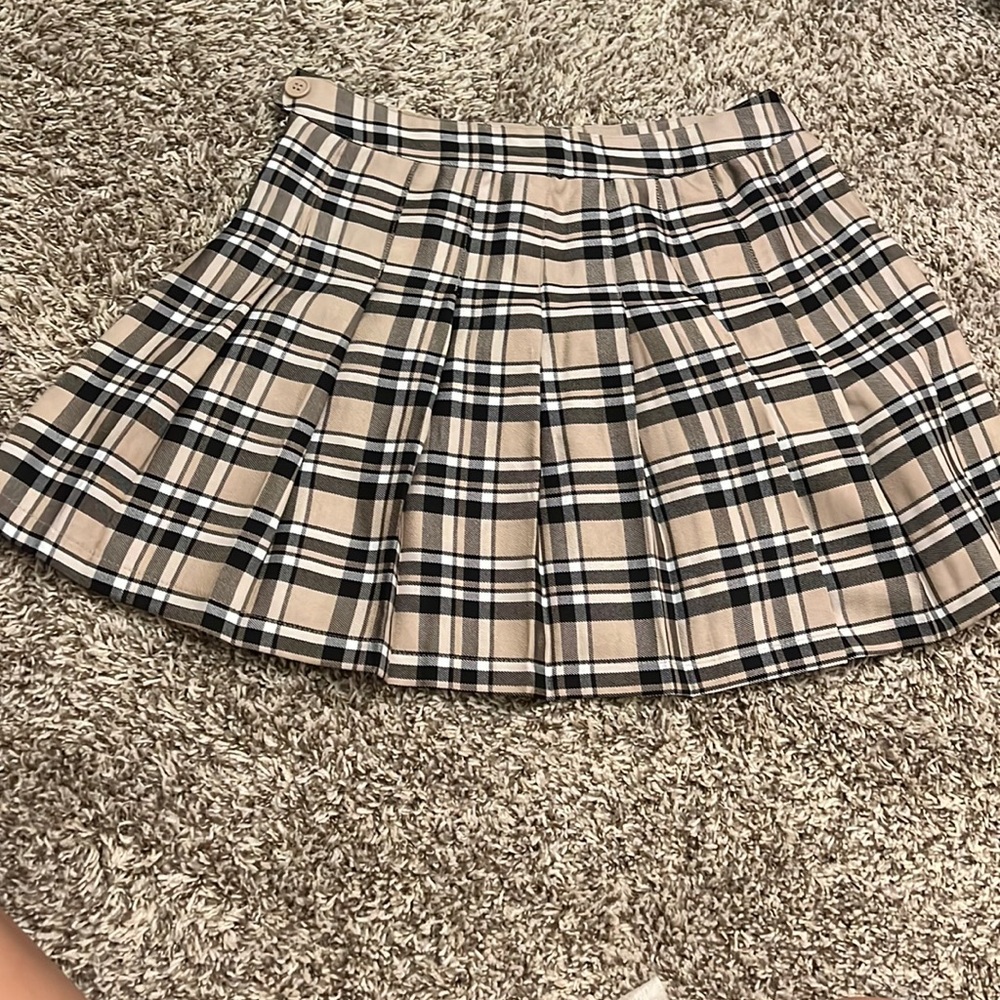Pleated plaid skirt